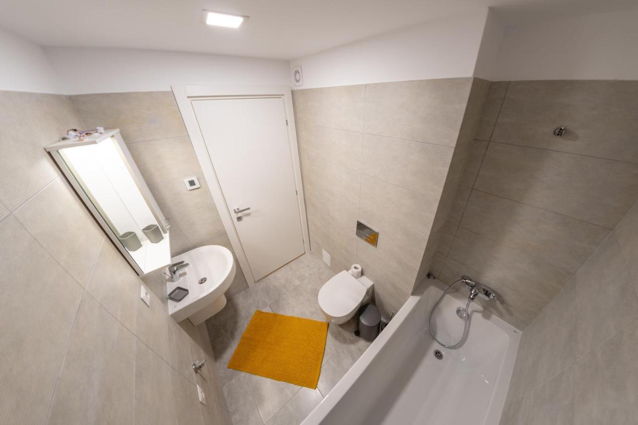 Citadela North 1Br Apartment W Security And Self Check In Букурещ Екстериор снимка